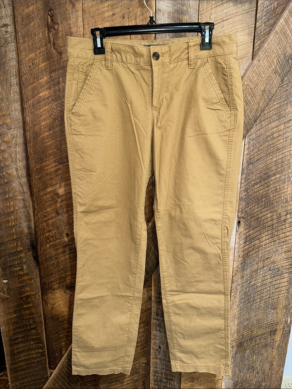 Eddie Bauer women's stretch chino pants Size 8
G60